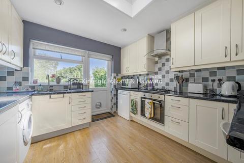 12 Barham Close, Chislehurst, BR7 6JA