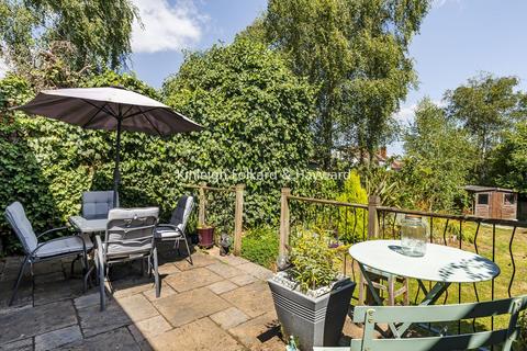 12 Barham Close, Chislehurst, BR7 6JA