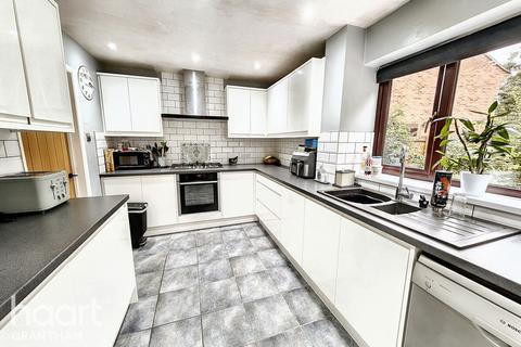 53 Belton Grove, Grantham, NG31 9HH