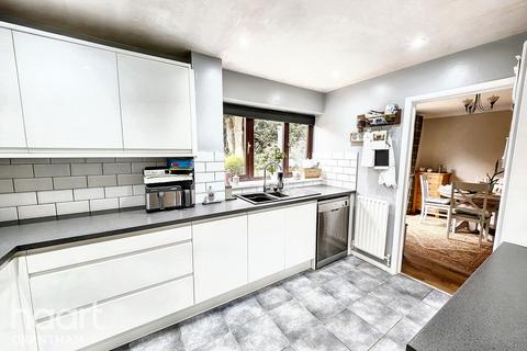 53 Belton Grove, Grantham, NG31 9HH