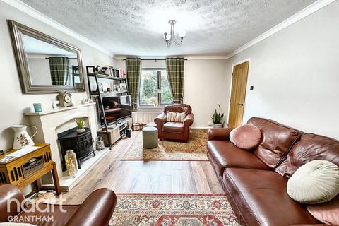 53 Belton Grove, Grantham, NG31 9HH