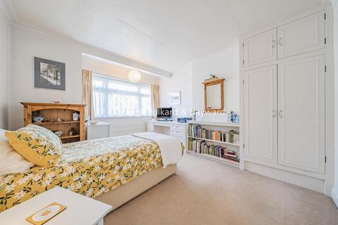 59 Walden Avenue, Chislehurst, BR7 6EL