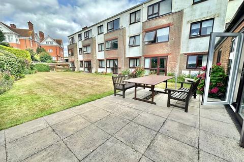 1 bedroom apartment for sale, Shingle Bank Drive, Milford on Sea, Lymington, Hampshire, SO41