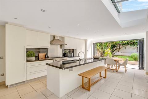 4 bedroom end of terrace house for sale, Grandison Road, London, SW11