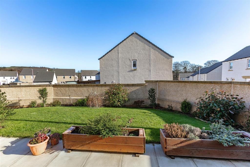 14 Knoll Park Outsides 11.JPG