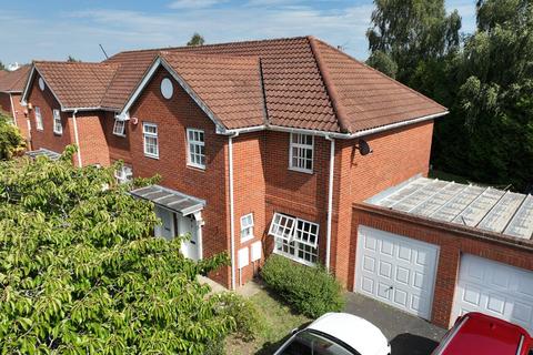 3 bedroom end of terrace house for sale, Rooks Close, Welwyn Garden City, AL8