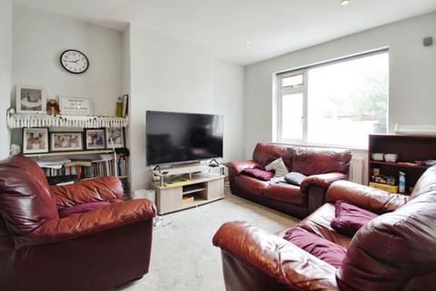 3 bedroom terraced house for sale, Ferndale Road, Swindon, SN2