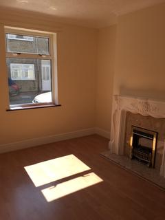 2 bedroom terraced house to rent, Richard Street, Grimsby, DN31
