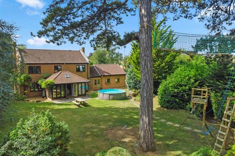 4 bedroom detached house for sale, Pine Court, Little Brington