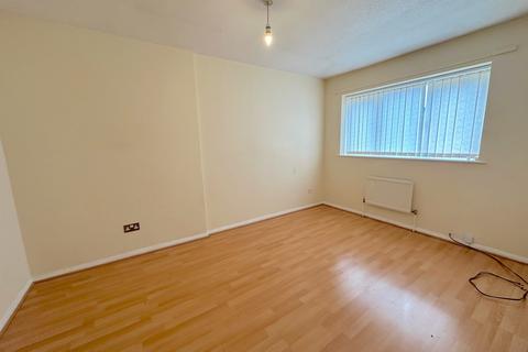 9 Lavender Close, Pendeford, Wolverhampton, WV9 5SB