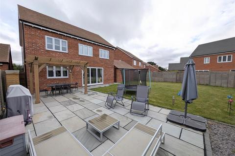 5 bedroom detached house for sale, Leaman Road, Haslington, Crewe