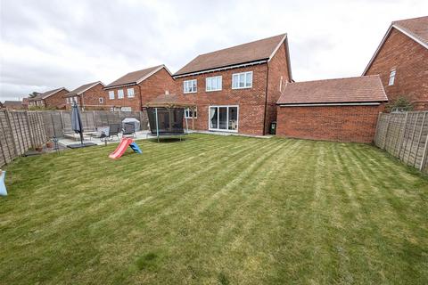 5 bedroom detached house for sale, Leaman Road, Haslington, Crewe