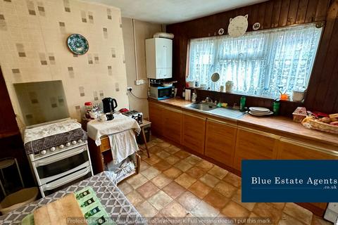 16 Epworth Road, Isleworth, TW7 5BN