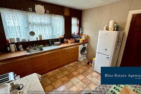 16 Epworth Road, Isleworth, TW7 5BN