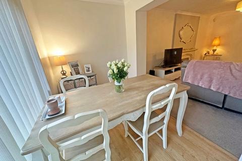 113 Ashdale Drive, Birmingham, B14 4TX