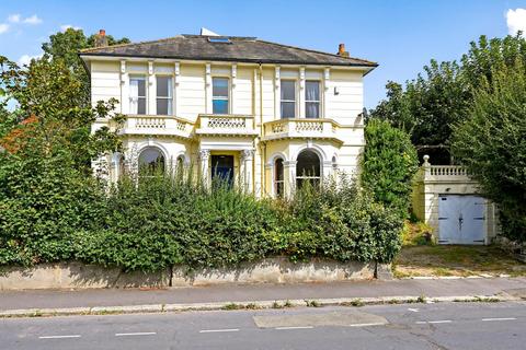 6 bedroom detached house for sale, Baldslow Road, Hastings