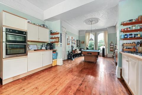 6 bedroom detached house for sale, Baldslow Road, Hastings