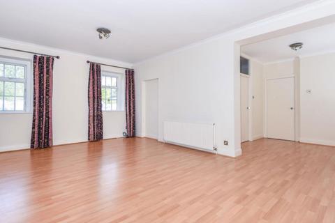 3 bedroom flat for sale, Roberts Way, Englefield Green, Egham, Surrey, TW20 9SH