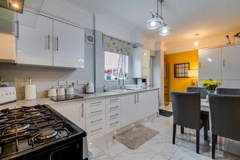 44 Walnut Avenue, Wakefield, WF2 0ER