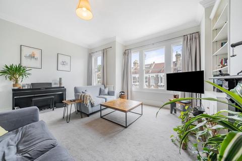 3 bedroom flat for sale, Helix Road, Brixton