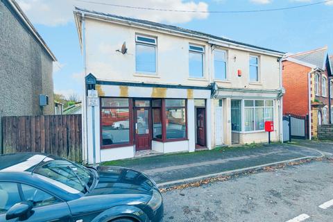 Mixed use for sale, Heol Llanelli, Trimsaran, Kidwelly, Carmarthenshire.