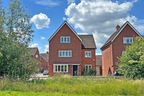 6 bedroom detached house to rent, Whittaker Drive, Horley