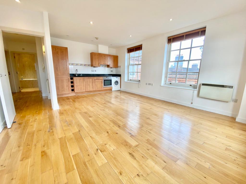 Stunning 2-bedroom flat, with en-suite double bed