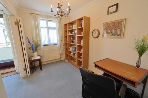 2 bedroom flat for sale, Eaton Court,  Edgware Way, HA8