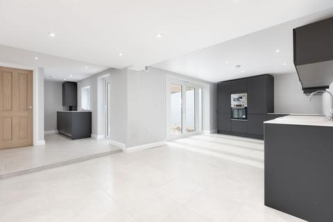 4 - 6 Albert Road, Arlesey, SG15 6RJ
