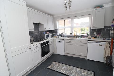 4 bedroom detached house for sale, Redwing Close, Worksop S81