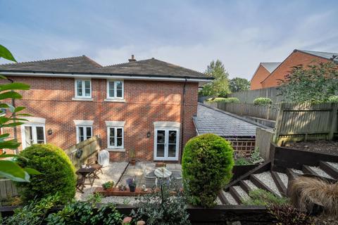 5 The Willows, Oakley, Basingstoke, RG23 7TW