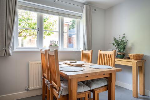 5 The Willows, Oakley, Basingstoke, RG23 7TW