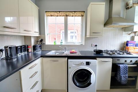 2 bedroom end of terrace house for sale, HATHAWAY GARDENS, WATERLOOVILLE