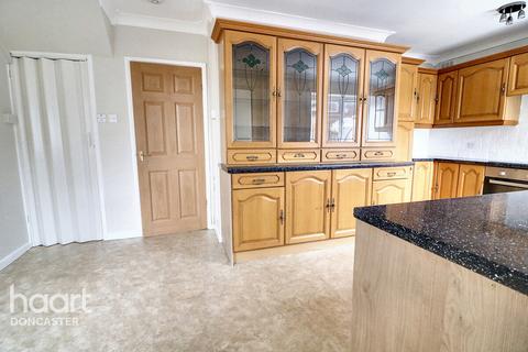 44 Abbey Road, Dunscroft, Doncaster, DN7 4LG
