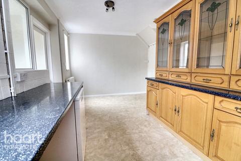 44 Abbey Road, Dunscroft, Doncaster, DN7 4LG