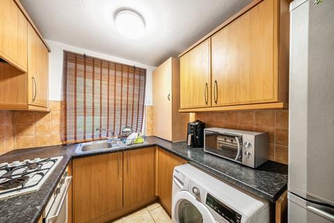 3 bedroom maisonette to rent, Gerrards Close Southgate N14