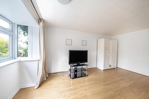 3 bedroom maisonette to rent, Gerrards Close Southgate N14