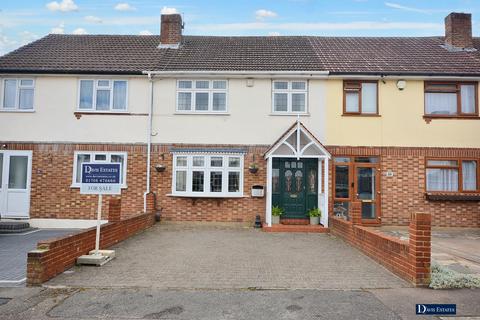 4 bedroom terraced house for sale, Wych Elm Close, Hornchurch, RM11