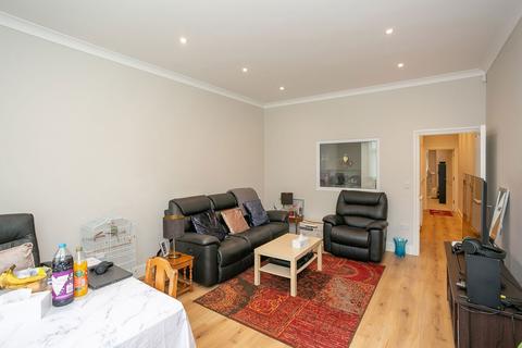 14, Fitzroy House Dwight Road, Watford, WD18 9AA