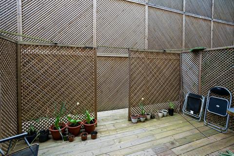 14, Fitzroy House Dwight Road, Watford, WD18 9AA