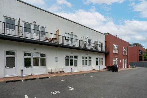 14, Fitzroy House Dwight Road, Watford, WD18 9AA