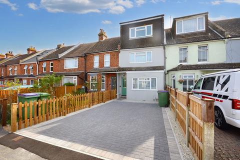 19 Somerset Road, Folkestone, CT19 4NP
