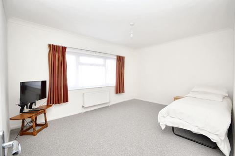 19 Somerset Road, Folkestone, CT19 4NP