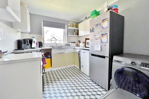 2 bedroom flat for sale, Wallace Avenue, Worthing, West Sussex, BN11