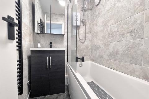 2 bedroom flat for sale, Wallace Avenue, Worthing, West Sussex, BN11