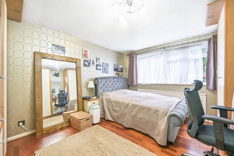 2 bedroom flat for sale, Imperial Court, North Finchley, London, N20