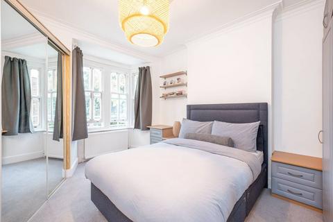 2 bedroom flat for sale, Falkland Avenue, Finchley Central, London, N3