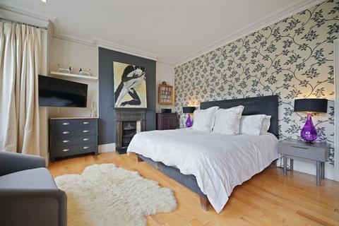 62 Mill Hill Road, London, W3 8JH