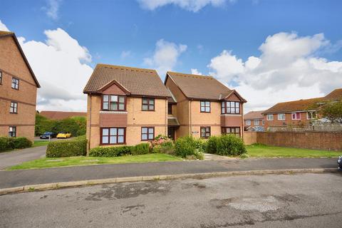 1 bedroom flat for sale, Snowdon Close, Eastbourne