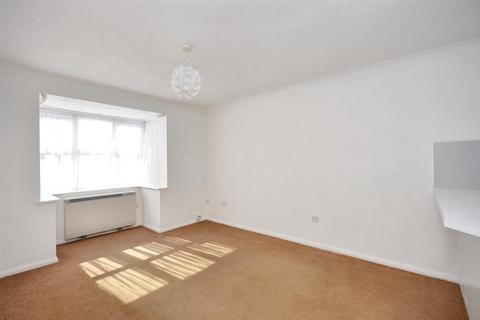 1 bedroom flat for sale, Snowdon Close, Eastbourne